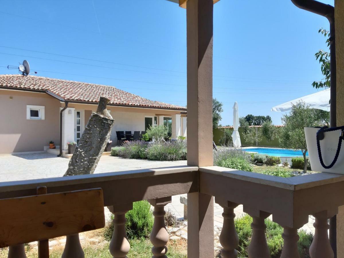 Villa Zafirah Pula Extérieur photo